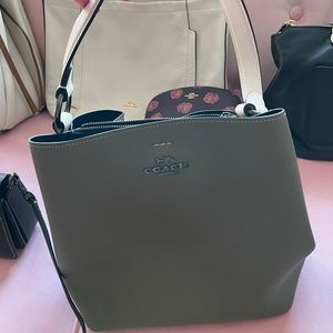 Authentic COACH shoulder bucket town bag
